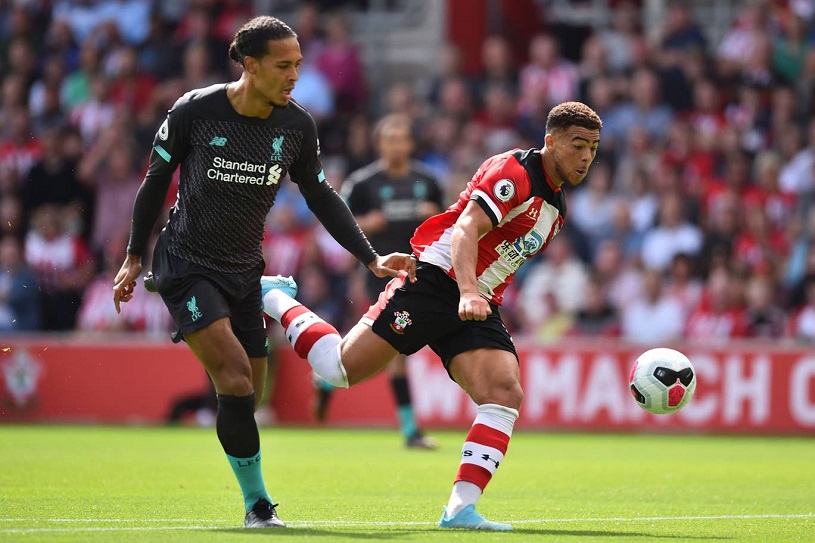 Liverpool bị nghi ngờ về hàng thủ nhận 14 cú sút một trận