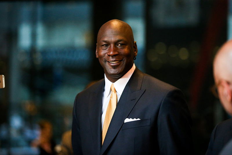Michael Jordan vẫn giữ vị trí độc tôn trong khoản kiếm tiền tại NBA