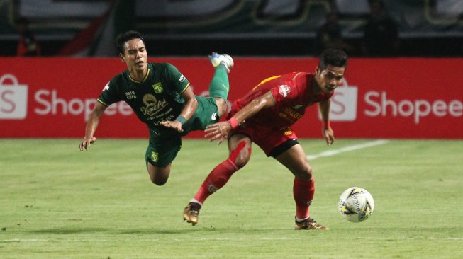 Nhận định Badak Lampung vs Persebaya 15h30, 19/08 (vòng 15 VĐQG Indonesia)