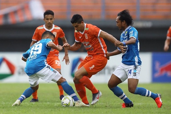 Nhận định Borneo vs Persipura 15h30, 19/08 (vòng 15 VĐQG Indonesia)