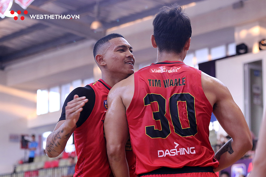 Saigon Heat bay cao vào VBA Playoffs 2019 với chiến thắng thăng hoa trước Dragons