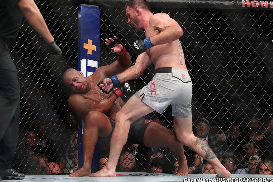 Daniel Cormier thừa nhận sai lầm chiến thuật: “HLV đã cầu xin tôi dùng Wrestling”