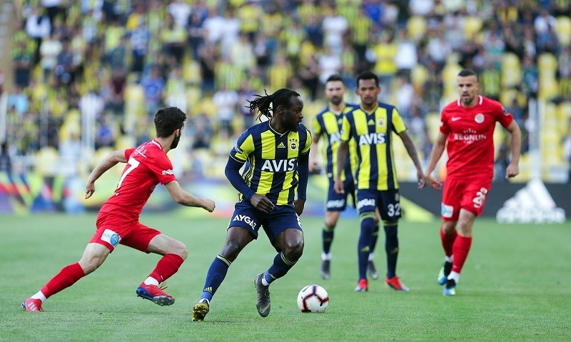 Link xem bóng đá trực tuyến Fenerbahce vs Gaziantep (00h00, 20/8)