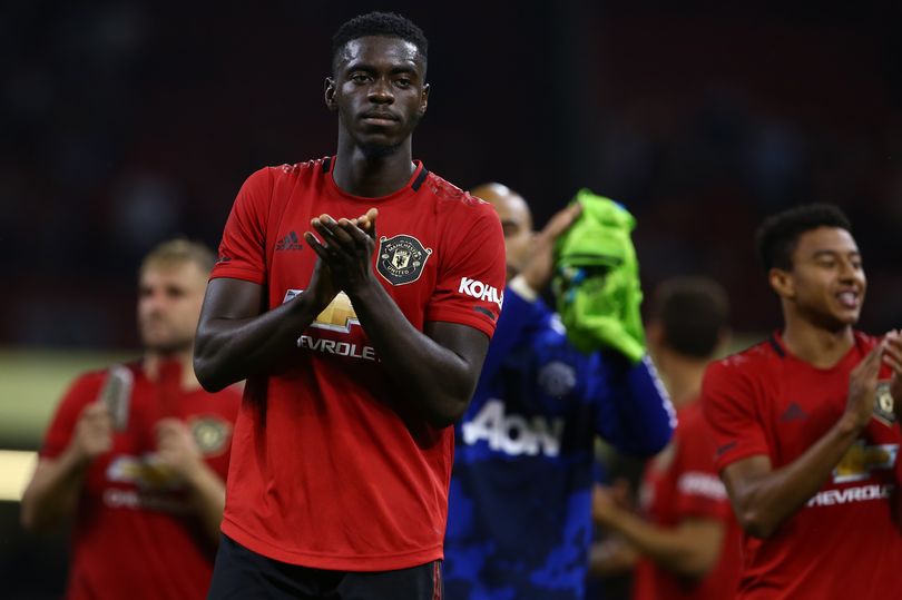 Tại sao MU xếp Tuanzebe trên cả Smalling và Jones trước Wolves?