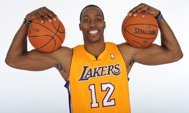 Giới điều hành NBA tin LA Lakers nên đánh cược với Dwight Howard