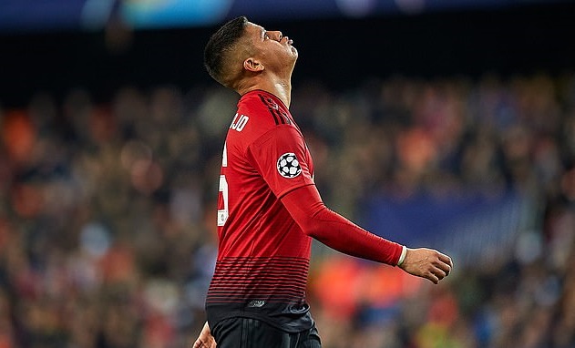 Lý do MU chặn hậu vệ chuyển đến Everton vào phút chót