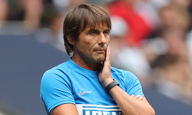 HLV Conte lần thứ hai kiện Chelsea ra tòa
