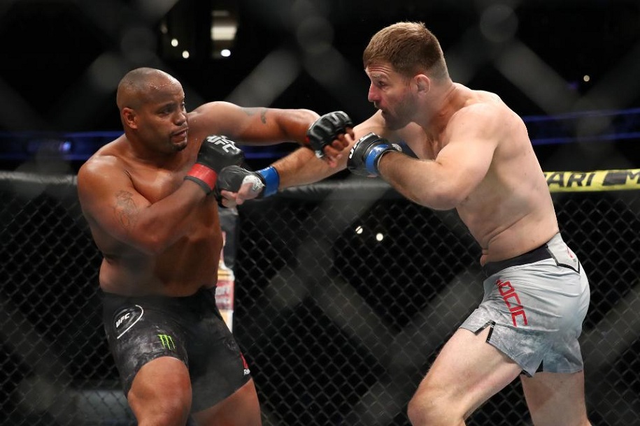 Không muốn Daniel Cormier giải nghệ, Dana White nhắm kèo Cormier vs Miocic 3