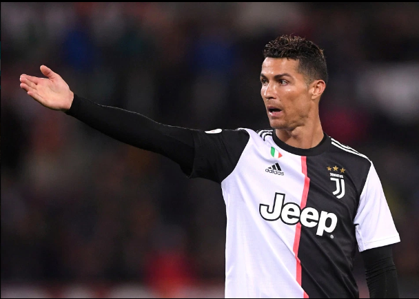 Ronaldo đã chỉ còn cách Arsenal đúng một bước chân...