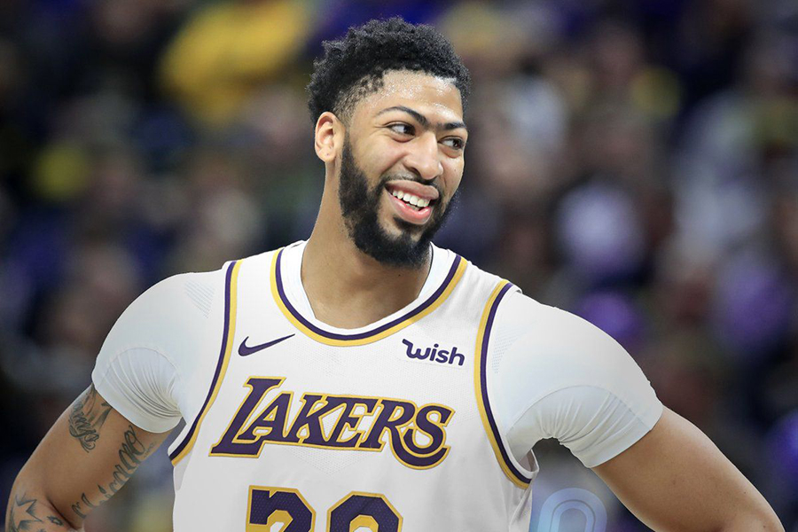 Anthony Davis và Rajon Rondo lo lắng về tương lai của Dwight Howard  tại Lakers
