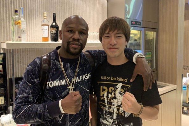 Floyd Mayweather vs Yi Long: Trò đùa của người Trung Quốc?