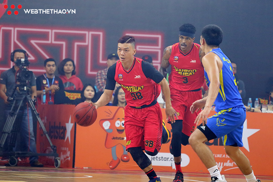 Kết quả bóng rổ VBA 2019: Vượt qua Wings, Heat có trận thắng Playoffs đầu tiên
