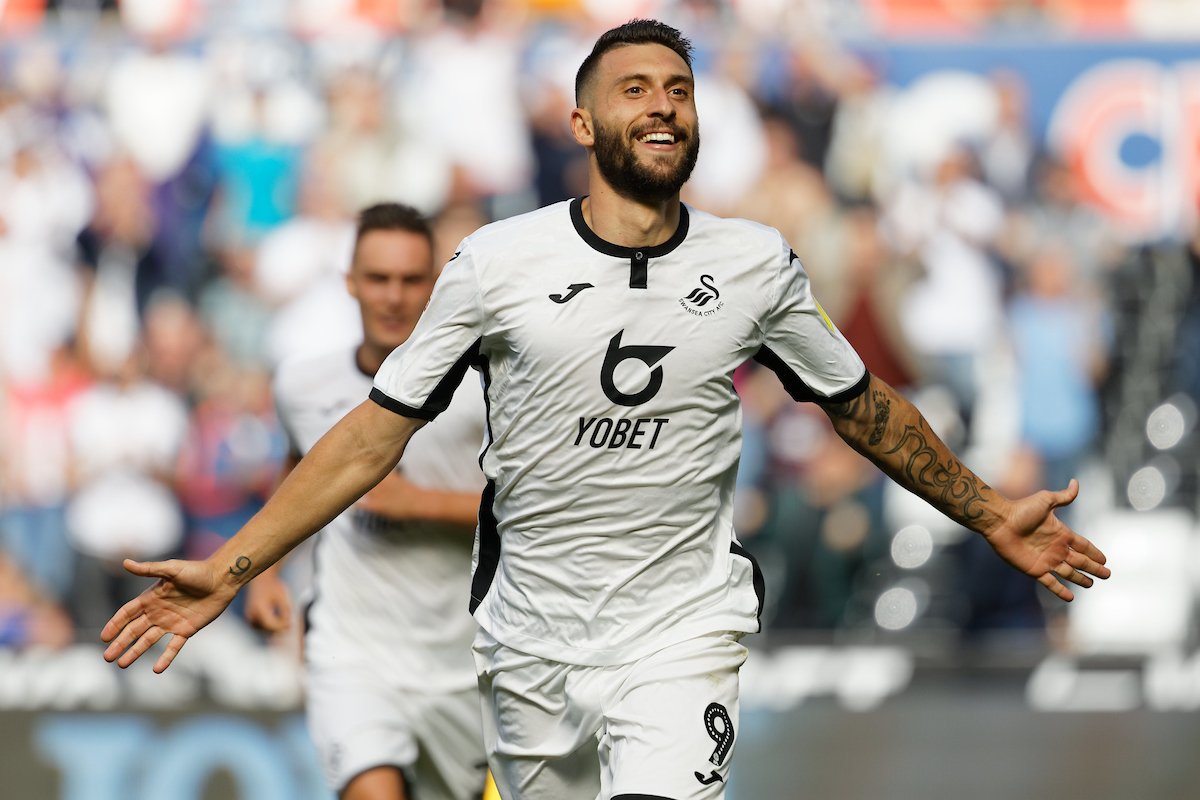 Kết quả Swansea City vs Birmingham City (3-0): Thiên nga đen áp sát ngôi đầu