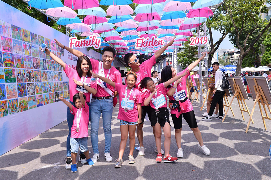 Những hình ảnh ấn tượng nhất giải chạy Family Ekiden 2019