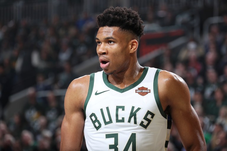 Giannis Antetokounmpo được giới chuyên môn tin tưởng sẽ giành MVP 2019-20