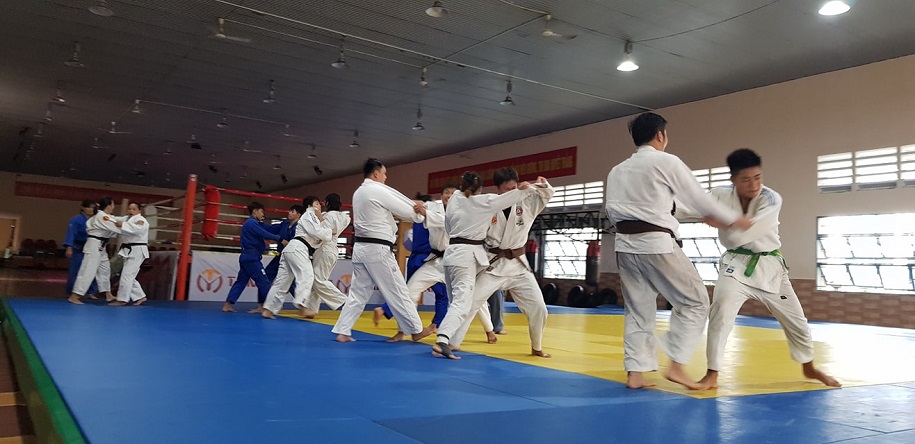 Judo: Nghệ thuật của các tư thế ném ngã Judo: Nghệ thuật của các tư thế ném ngã