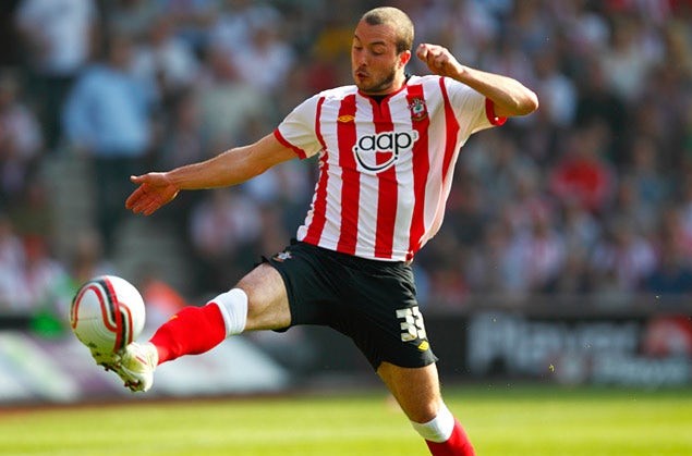 Sint-Truiden mua đồng đội cũ của Luke Shaw để cạnh tranh với Công Phượng