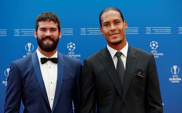 Van Dijk vượt Ronaldo, Messi để trở thành cầu thủ xuất sắc nhất năm của UEFA