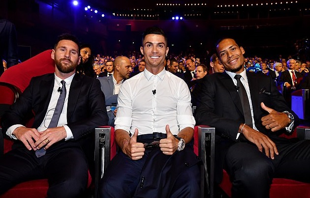 Van Dijk vượt Ronaldo, Messi để trở thành cầu thủ xuất sắc nhất năm của UEFA