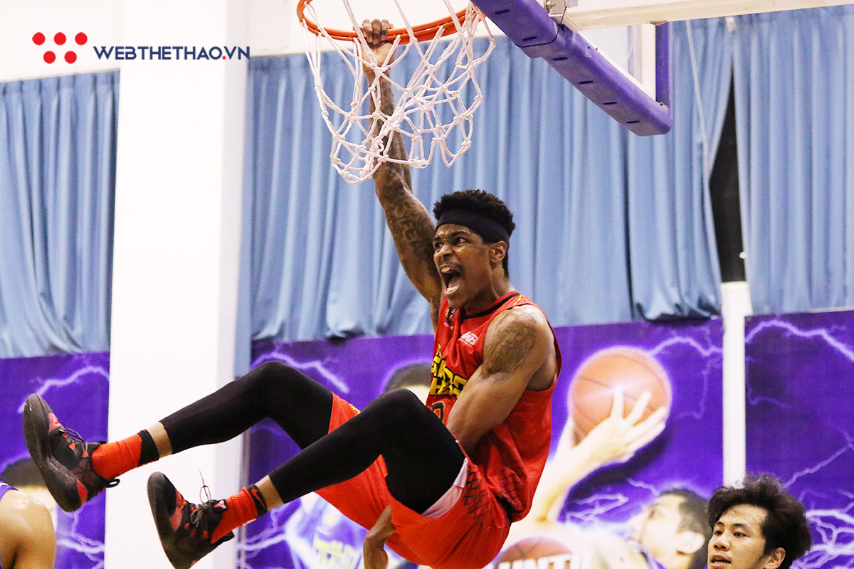 Tavarion Nix mở show diễn đỉnh cao, Saigon Heat bay thẳng vào VBA Finals