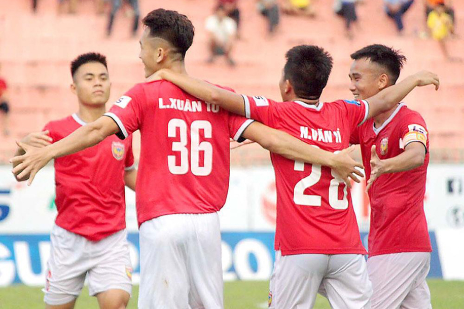 Kết quả Hồng Lĩnh Hà Tĩnh vs Tây Ninh (FT: 1-0): Siêu phẩm của Xuân Tú đưa Hà Tĩnh thăng hạng
