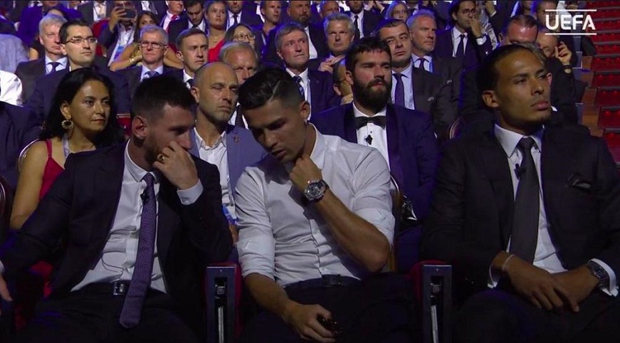 Messi và Ronaldo nói gì với nhau trong lễ trao giải của UEFA?