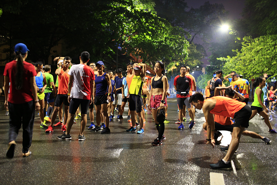 Cung đường chạy đẹp độc lạ của VPBank Hanoi Marathon 2019 mờ ảo trong đêm