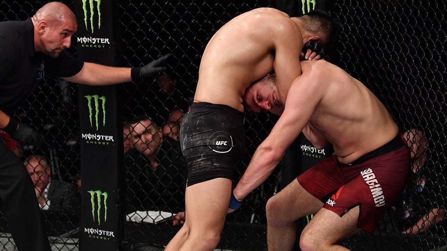 UFC Fight Night 157: Weili Zhang chỉ mất 42 giây để trở thành tân vương!