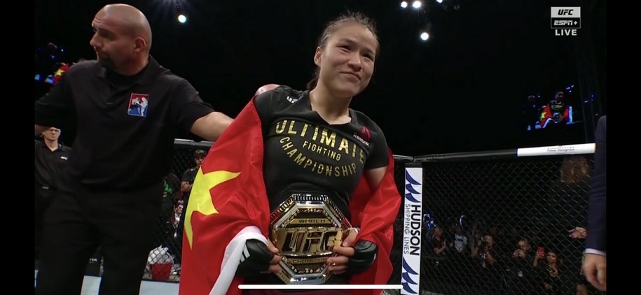 UFC Fight Night 157: Weili Zhang chỉ mất 42 giây để trở thành tân vương!