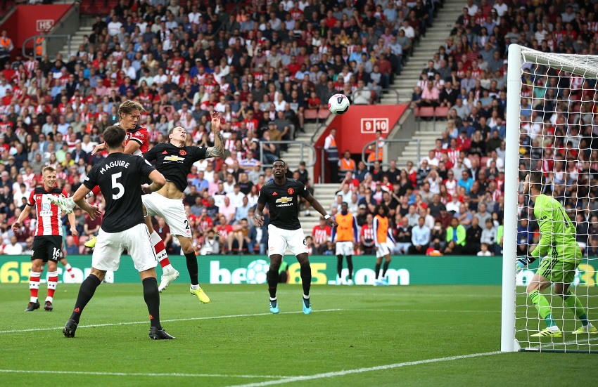 Huyền thoại MU chỉ ra thủ phạm khiến MU chia điểm với Southampton Huyền thoại MU chỉ ra thủ phạm khiến MU chia điểm với Southampton