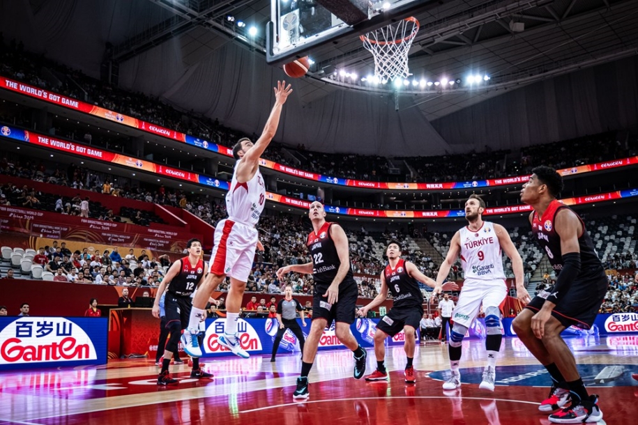 Rui Hachimura bất lực nhìn Nhật Bản thua đậm Thổ Nhĩ Kỳ