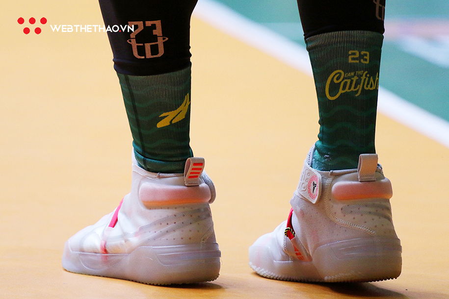 Tâm Đinh diện siêu phẩm Nike Kobe mới toanh trong đại chiến VBA Playoffs 2019