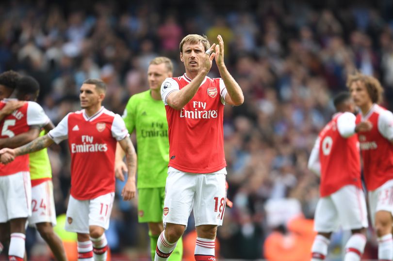 Monreal rời Arsenal gây ra vấn đề lớn ở vị trí hậu vệ trái