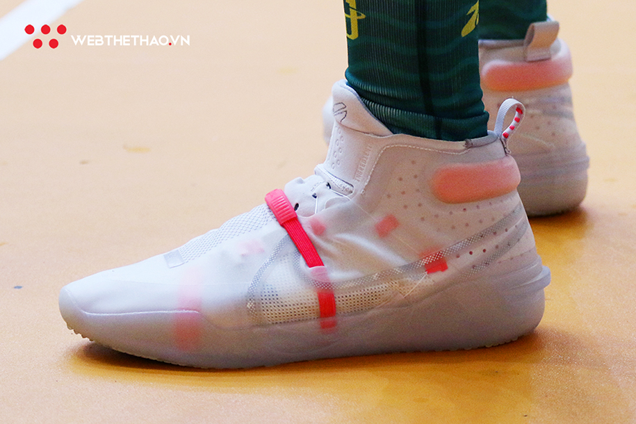 Tâm Đinh diện siêu phẩm Nike Kobe mới toanh trong đại chiến VBA Playoffs 2019