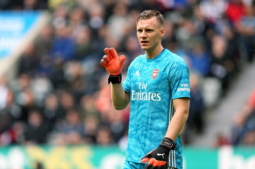 Arsenal chia điểm với Tottenham khi tiếp tục khốn đốn vì lỗi cá nhân