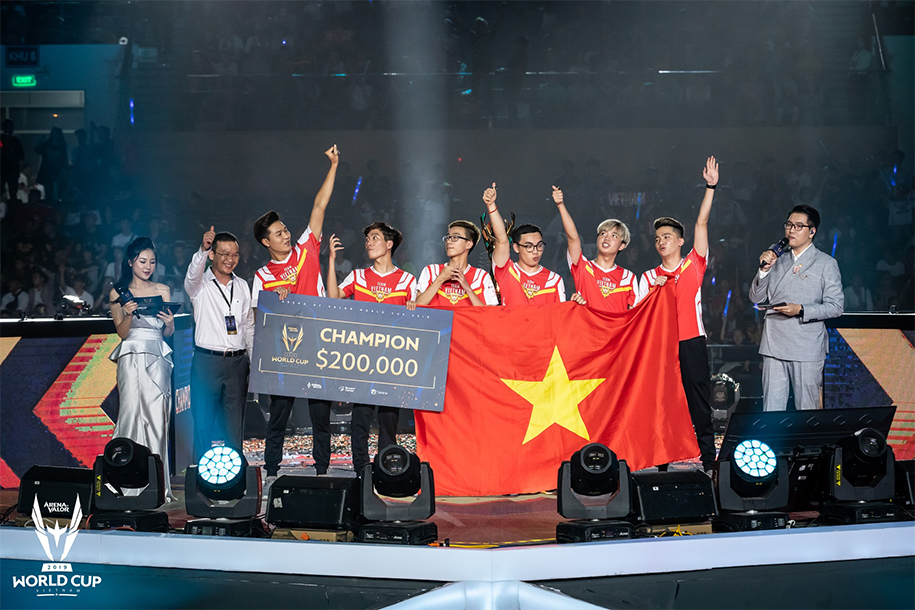 Team Flash nhận tài trợ khủng, bày tỏ tham vọng chinh phục thế giới Team Flash nhận tài trợ khủng, bày tỏ tham vọng chinh phục thế giới