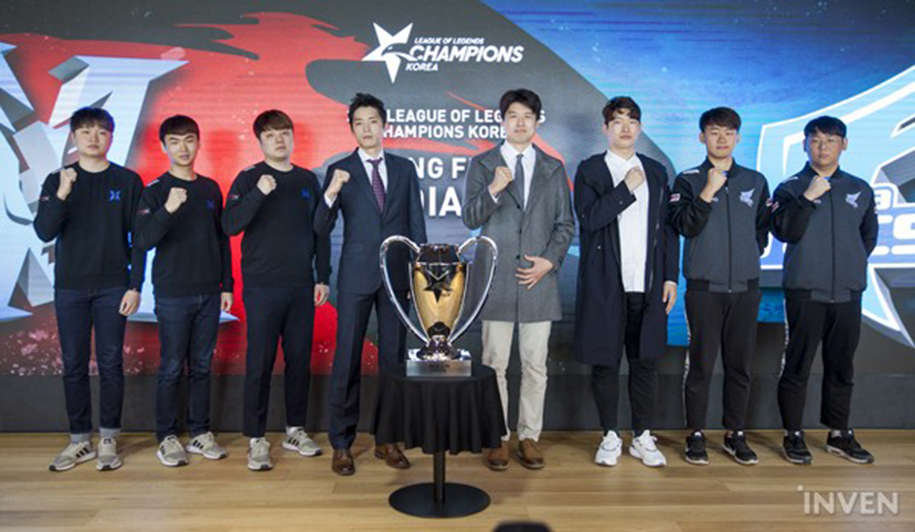 Afreeca Freecs - Kingzone: Cuộc đối đầu của những người quen cũ