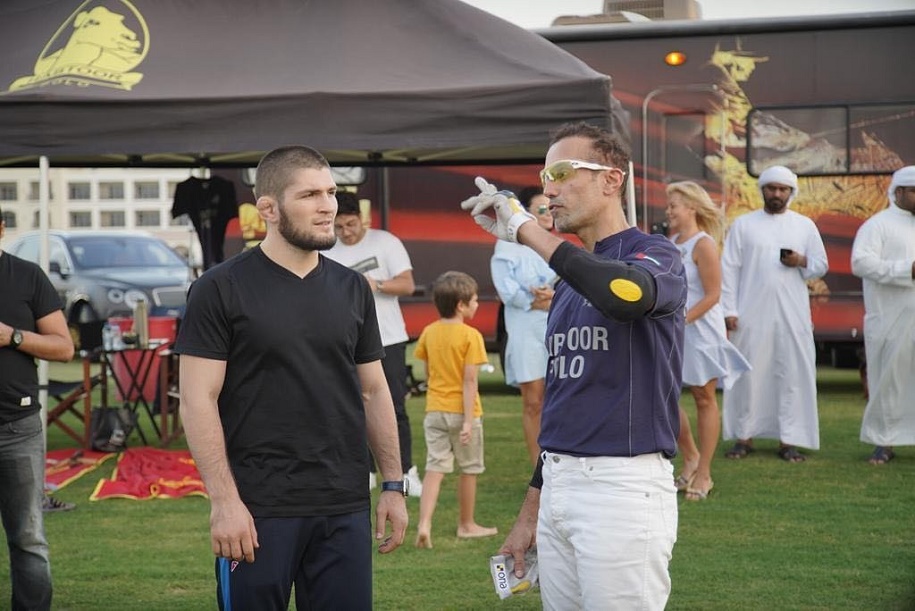 Khabib Nurmagomedov tới UAE sớm, hâm nóng đại chiến UFC 242