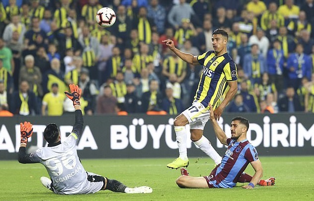 Tin bóng đá 4/9: Messi được đánh giá cao hơn Ronaldo trong FIFA 20