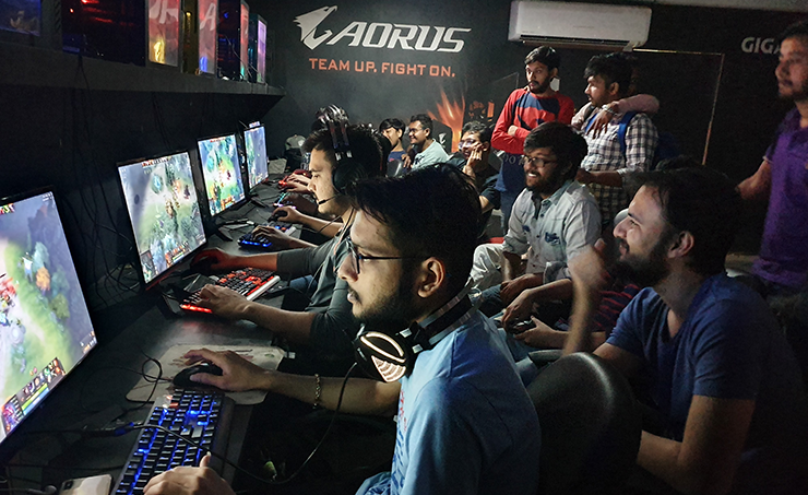 Cảm ơn Dota 2! Câu chuyện cảm động về 1 game thủ nhập cư Cảm ơn Dota 2! Câu chuyện cảm động về 1 game thủ nhập cư