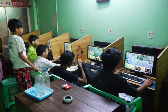 Cảm ơn Dota 2! Câu chuyện cảm động về 1 game thủ nhập cư Cảm ơn Dota 2! Câu chuyện cảm động về 1 game thủ nhập cư
