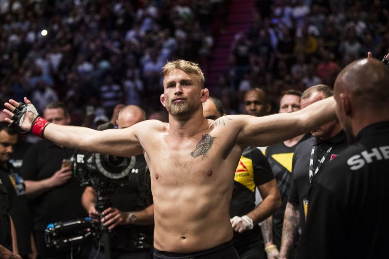 Alexander Gustafsson cân nhắc chuyện trở về UFC