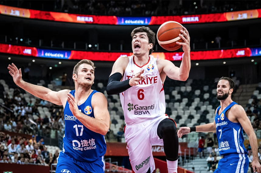 Cedi Osman rực sáng nhưng cũng không cứu nổi Thổ Nhĩ Kỳ trước CH Séc
