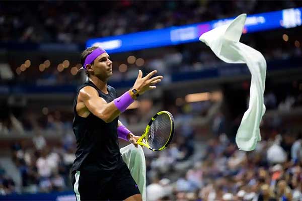 Đánh như mèo vờn chuột, Nadal thót tim vào bán kết US Open