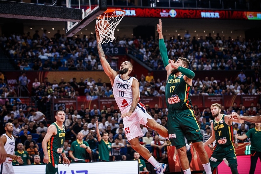 Pháp nhọc nhằn vượt qua Lít-va, kéo Australia vào Tứ kết FIBA World Cup 2019