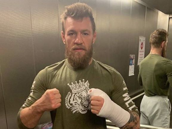 Dana White xác nhận Conor McGregor sẽ không có mặt tại UFC 242