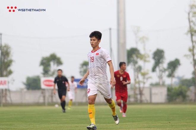 Trọng Hùng: Chàng trai mít ướt nhưng lạnh lùng trên sân của U22 Việt Nam