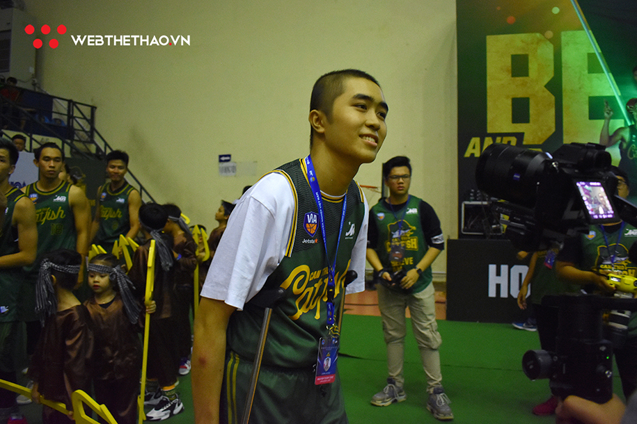 Chàng baller ung thư ký hợp đồng 1 ngày với Cantho Catfish: Fantastic VBA là đây!!