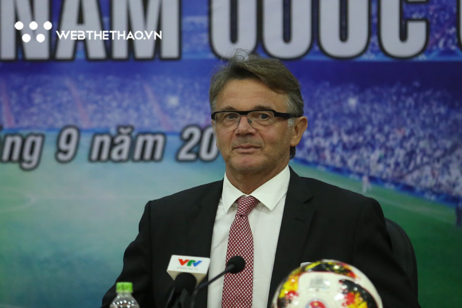 Đâu là điểm chung giữa HLV Park Hang Seo và "phù thủy trắng" Philippe Troussier?