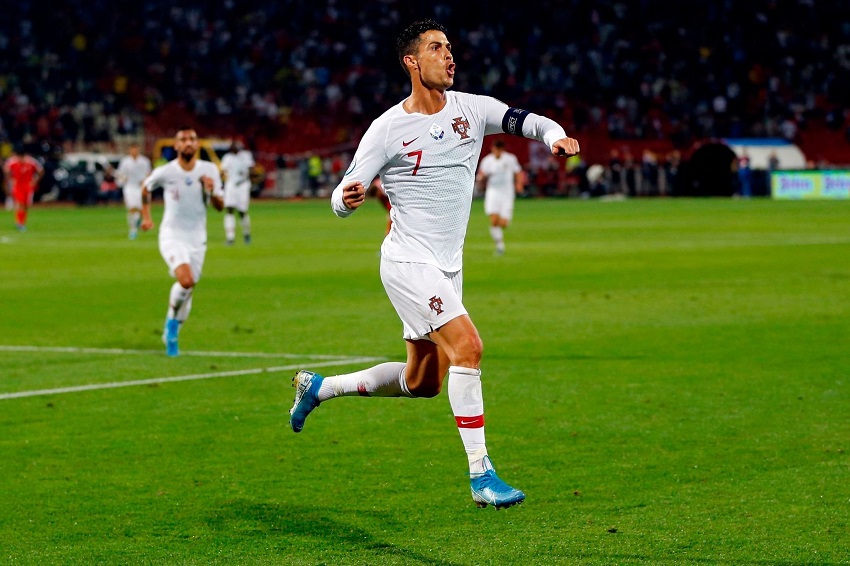 Ronaldo ghi bàn trước 40 đội tuyển nào trong lịch sử với Bồ Đào Nha? Ronaldo ghi bàn trước 40 đội tuyển nào trong lịch sử với Bồ Đào Nha?